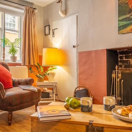 Heavenly 16Th Century Cottage In Pretty Rural Village - Swan'S Nest Boxford  Екстериор снимка
