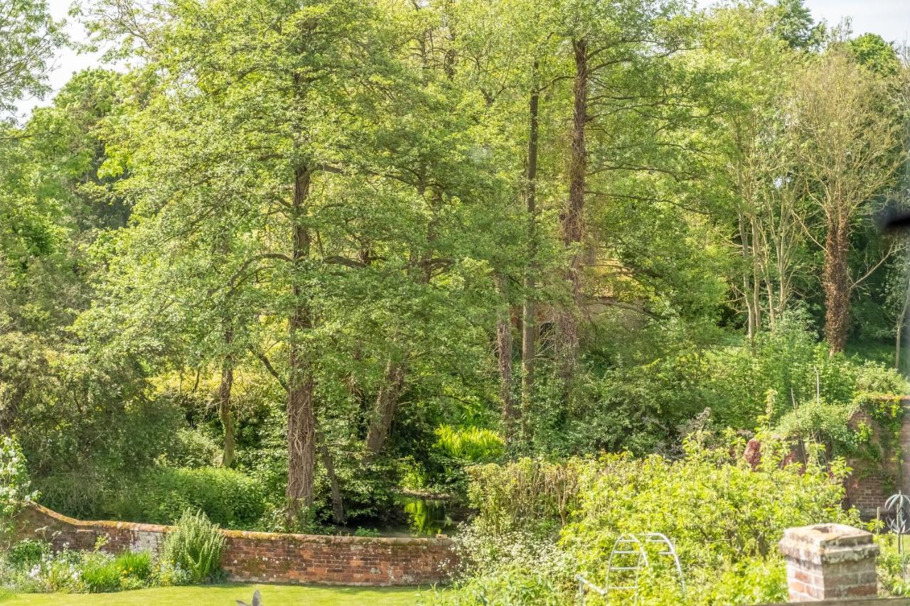 Heavenly 16Th Century Cottage In Pretty Rural Village - Swan'S Nest Boxford  Екстериор снимка